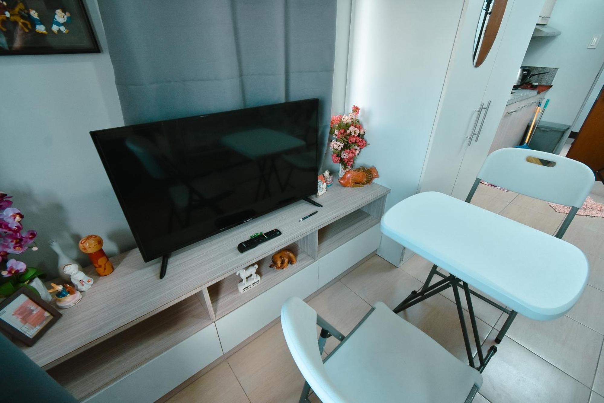 Cozy Unit With Free Pool, Netflix & Wifi In Alabang Crq3 Aparthotel Muntinlupa City ภายนอก รูปภาพ