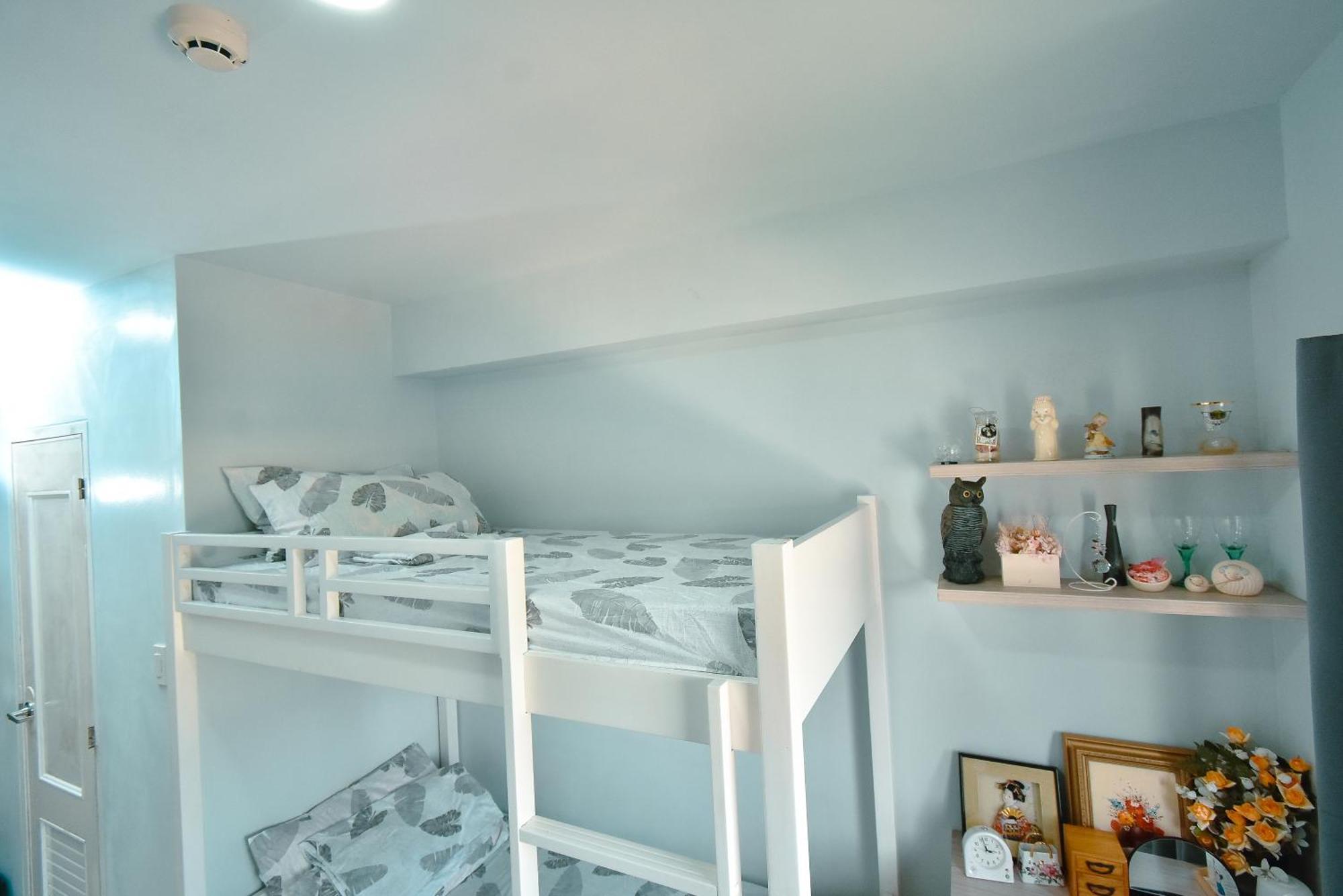 Cozy Unit With Free Pool, Netflix & Wifi In Alabang Crq3 Aparthotel Muntinlupa City ภายนอก รูปภาพ